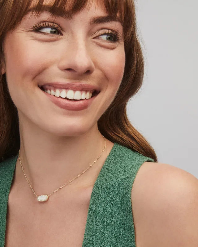 Kendra Scott Elisa Short Pendant Necklace / Gold Azalea Illusion