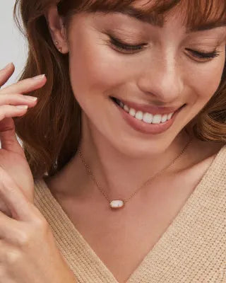 Kendra  Scott Elisa Short Pendant Necklace / Gold Iridescent Drusy