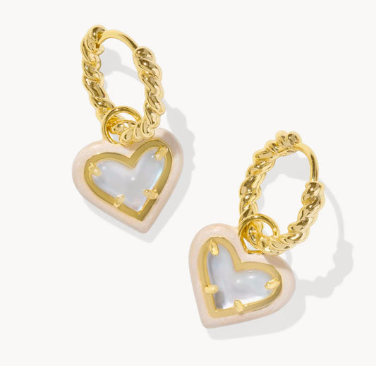 Kendra Scott Ari Heart Enamel Frame Huggie Earrings / Gold Ivory Mother Of Pearl